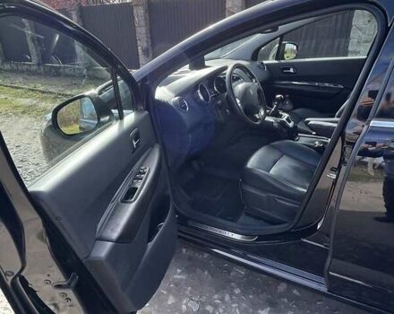 Черный Пежо 5008, объемом двигателя 2 л и пробегом 240 тыс. км за 10500 $, фото 3 на Automoto.ua