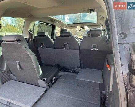 Черный Пежо 5008, объемом двигателя 2 л и пробегом 240 тыс. км за 10500 $, фото 7 на Automoto.ua