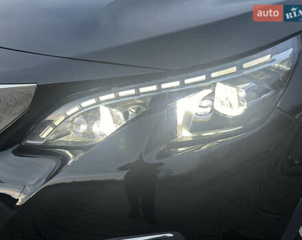 Черный Пежо 5008, объемом двигателя 1.5 л и пробегом 140 тыс. км за 23499 $, фото 2 на Automoto.ua