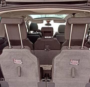 Чорний Пежо 5008, об'ємом двигуна 2 л та пробігом 250 тис. км за 8500 $, фото 13 на Automoto.ua