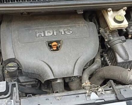 Чорний Пежо 5008, об'ємом двигуна 2 л та пробігом 250 тис. км за 8500 $, фото 3 на Automoto.ua