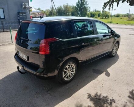 Чорний Пежо 5008, об'ємом двигуна 2 л та пробігом 315 тис. км за 8300 $, фото 3 на Automoto.ua