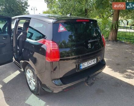 Черный Пежо 5008, объемом двигателя 2 л и пробегом 315 тыс. км за 8500 $, фото 4 на Automoto.ua