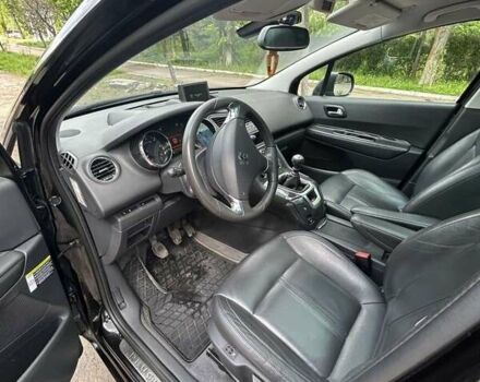 Чорний Пежо 5008, об'ємом двигуна 1.6 л та пробігом 242 тис. км за 9800 $, фото 4 на Automoto.ua