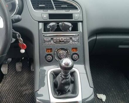 Чорний Пежо 5008, об'ємом двигуна 1.6 л та пробігом 206 тис. км за 7200 $, фото 15 на Automoto.ua