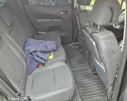 Черный Пежо 5008, объемом двигателя 2 л и пробегом 240 тыс. км за 11500 $, фото 18 на Automoto.ua