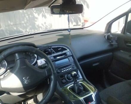 Чорний Пежо 5008, об'ємом двигуна 1.6 л та пробігом 219 тис. км за 9800 $, фото 22 на Automoto.ua