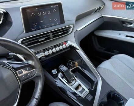 Чорний Пежо 5008, об'ємом двигуна 1.6 л та пробігом 148 тис. км за 18900 $, фото 45 на Automoto.ua