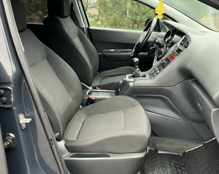 Чорний Пежо 5008, об'ємом двигуна 1.6 л та пробігом 232 тис. км за 6650 $, фото 8 на Automoto.ua