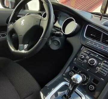 Пежо 5008 2010 у Львові на Automoto.ua Чорний Пежо 5008, об'ємом двигуна 1.6 л та пробігом 276 тис. км за 9300 $, фото 1 на Automoto.ua
