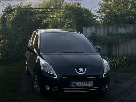 Черный Пежо 5008, объемом двигателя 1.6 л и пробегом 147 тыс. км за 8500 $, фото 1 на Automoto.ua
