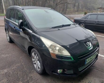 Черный Пежо 5008, объемом двигателя 1 л и пробегом 342 тыс. км за 6999 $, фото 1 на Automoto.ua