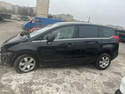 Чорний Пежо 5008, об'ємом двигуна 2 л та пробігом 400 тис. км за 2000 $, фото 1 на Automoto.ua