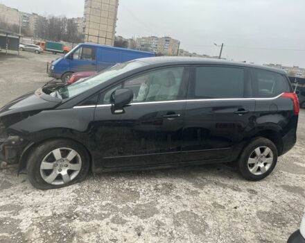 Черный Пежо 5008, объемом двигателя 2 л и пробегом 400 тыс. км за 2000 $, фото 1 на Automoto.ua