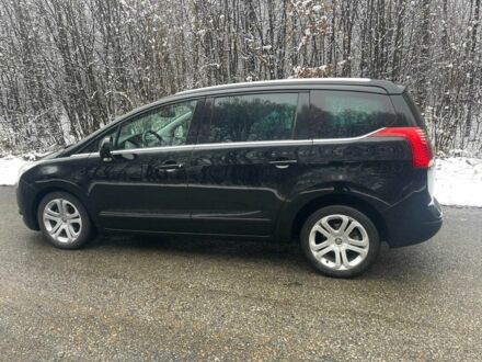 Черный Пежо 5008, объемом двигателя 1.6 л и пробегом 268 тыс. км за 9200 $, фото 1 на Automoto.ua