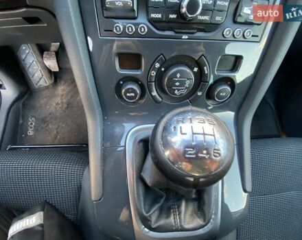 Коричневый Пежо 5008, объемом двигателя 1.6 л и пробегом 143 тыс. км за 8400 $, фото 48 на Automoto.ua