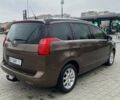 Коричневый Пежо 5008, объемом двигателя 1.6 л и пробегом 247 тыс. км за 10500 $, фото 5 на Automoto.ua