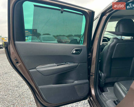 Коричневий Пежо 5008, об'ємом двигуна 1.6 л та пробігом 203 тис. км за 10180 $, фото 13 на Automoto.ua