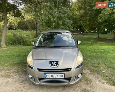 Коричневый Пежо 5008, объемом двигателя 1.6 л и пробегом 302 тыс. км за 7500 $, фото 1 на Automoto.ua