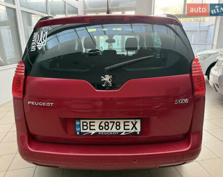 Красный Пежо 5008, объемом двигателя 1.6 л и пробегом 194 тыс. км за 7400 $, фото 1 на Automoto.ua