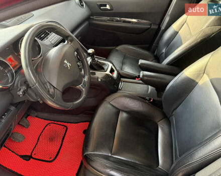 Красный Пежо 5008, объемом двигателя 1.6 л и пробегом 194 тыс. км за 7400 $, фото 9 на Automoto.ua