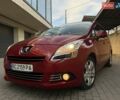 Красный Пежо 5008, объемом двигателя 2 л и пробегом 319 тыс. км за 8000 $, фото 2 на Automoto.ua