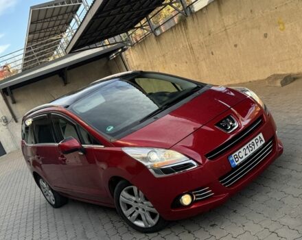 Красный Пежо 5008, объемом двигателя 2 л и пробегом 315 тыс. км за 8500 $, фото 1 на Automoto.ua