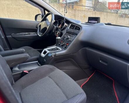 Красный Пежо 5008, объемом двигателя 2 л и пробегом 319 тыс. км за 8000 $, фото 15 на Automoto.ua