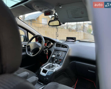 Красный Пежо 5008, объемом двигателя 2 л и пробегом 315 тыс. км за 8500 $, фото 27 на Automoto.ua