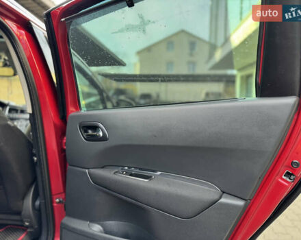 Красный Пежо 5008, объемом двигателя 2 л и пробегом 315 тыс. км за 8500 $, фото 25 на Automoto.ua