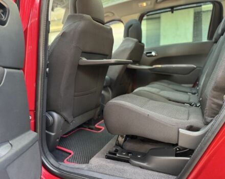 Красный Пежо 5008, объемом двигателя 2 л и пробегом 315 тыс. км за 8500 $, фото 20 на Automoto.ua