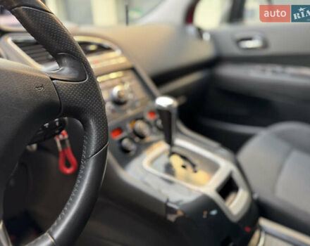 Красный Пежо 5008, объемом двигателя 2 л и пробегом 315 тыс. км за 8500 $, фото 20 на Automoto.ua