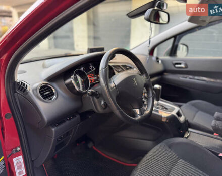 Красный Пежо 5008, объемом двигателя 2 л и пробегом 315 тыс. км за 8500 $, фото 19 на Automoto.ua