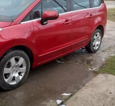 Красный Пежо 5008, объемом двигателя 1.56 л и пробегом 249 тыс. км за 7750 $, фото 1 на Automoto.ua