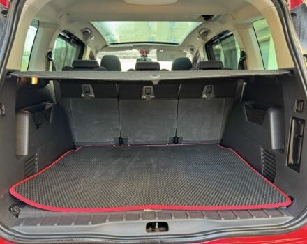 Красный Пежо 5008, объемом двигателя 2 л и пробегом 315 тыс. км за 8500 $, фото 19 на Automoto.ua