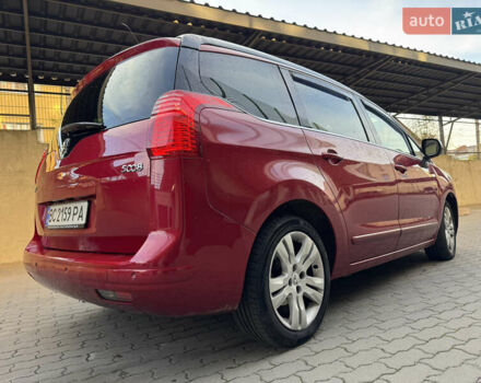 Красный Пежо 5008, объемом двигателя 2 л и пробегом 315 тыс. км за 8500 $, фото 6 на Automoto.ua