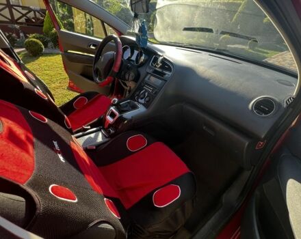 Червоний Пежо 5008, об'ємом двигуна 1.6 л та пробігом 195 тис. км за 7000 $, фото 4 на Automoto.ua