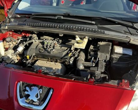 Червоний Пежо 5008, об'ємом двигуна 1.6 л та пробігом 195 тис. км за 7000 $, фото 3 на Automoto.ua