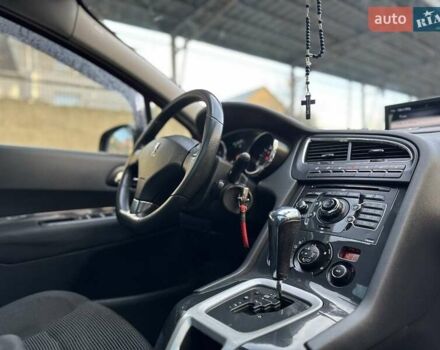 Красный Пежо 5008, объемом двигателя 2 л и пробегом 319 тыс. км за 8000 $, фото 16 на Automoto.ua