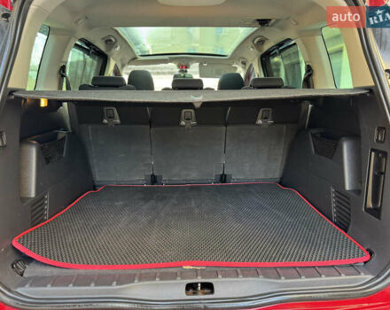 Красный Пежо 5008, объемом двигателя 2 л и пробегом 315 тыс. км за 8500 $, фото 24 на Automoto.ua