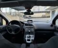 Красный Пежо 5008, объемом двигателя 2 л и пробегом 315 тыс. км за 8500 $, фото 15 на Automoto.ua