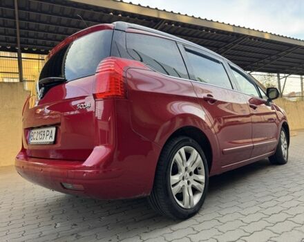 Красный Пежо 5008, объемом двигателя 2 л и пробегом 315 тыс. км за 8500 $, фото 4 на Automoto.ua