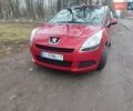 Красный Пежо 5008, объемом двигателя 1.6 л и пробегом 255 тыс. км за 6700 $, фото 2 на Automoto.ua