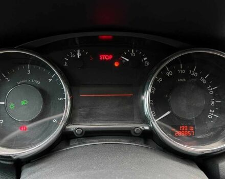 Красный Пежо 5008, объемом двигателя 1.6 л и пробегом 289 тыс. км за 7500 $, фото 9 на Automoto.ua