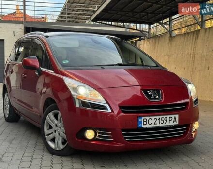 Красный Пежо 5008, объемом двигателя 2 л и пробегом 319 тыс. км за 8000 $, фото 1 на Automoto.ua