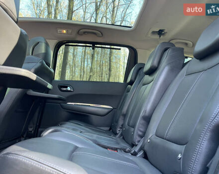 Пежо 5008, об'ємом двигуна 1.6 л та пробігом 249 тис. км за 6999 $, фото 17 на Automoto.ua