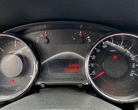 Пежо 5008, объемом двигателя 1.6 л и пробегом 250 тыс. км за 6000 $, фото 5 на Automoto.ua