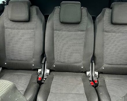 Пежо 5008, объемом двигателя 1.6 л и пробегом 250 тыс. км за 6000 $, фото 3 на Automoto.ua