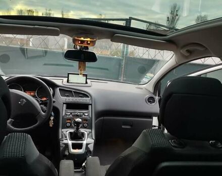 Пежо 5008, объемом двигателя 1.6 л и пробегом 211 тыс. км за 9500 $, фото 14 на Automoto.ua