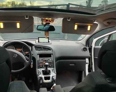 Пежо 5008, объемом двигателя 1.6 л и пробегом 211 тыс. км за 9500 $, фото 17 на Automoto.ua